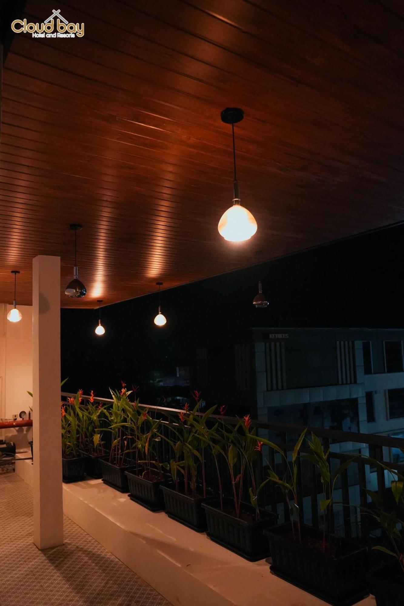 Hotel Cloud Bay Manjeri Extérieur photo