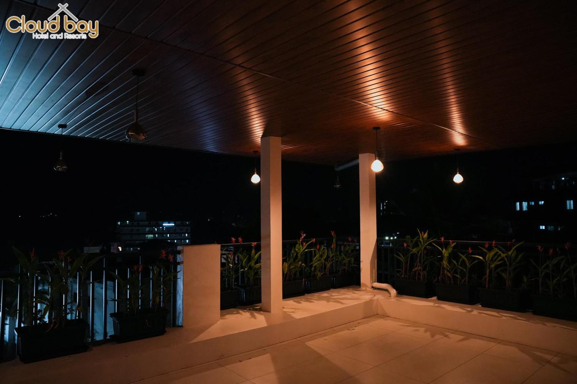 Hotel Cloud Bay Manjeri Extérieur photo